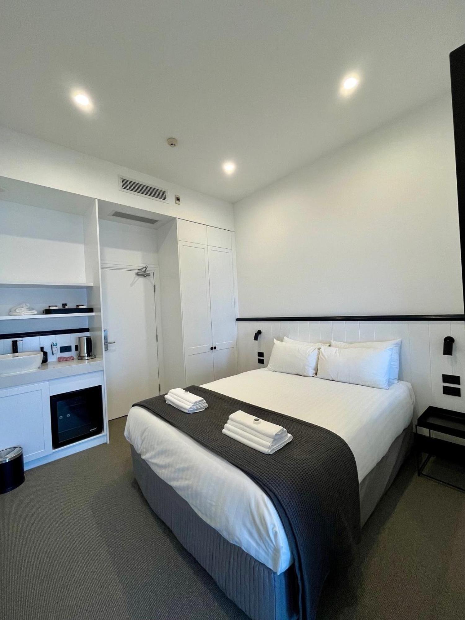 Pacific Hotel ยัมบา ภายนอก รูปภาพ